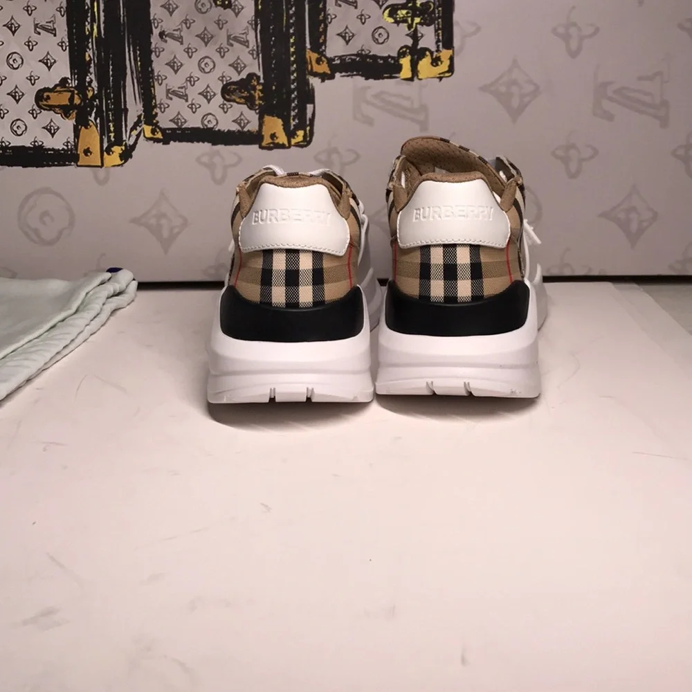 New Authentic Burberry Vintage Check Sneakers Size 38 - Picture 8 of 11